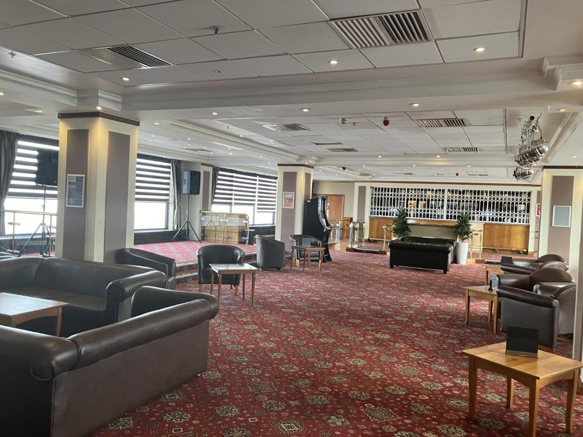 Grand Hotel Blackpool Eksteriør billede The reception area of the hotel